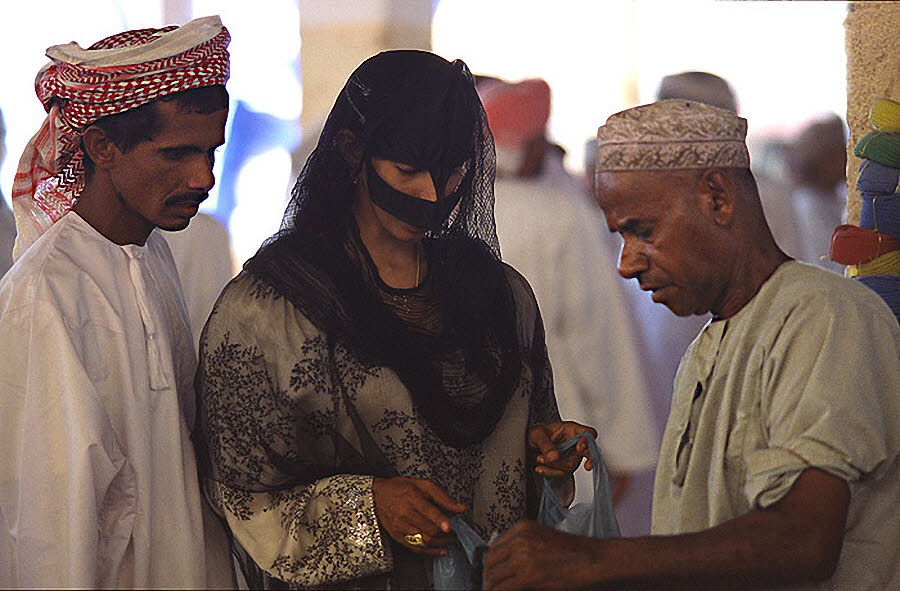 Oman_Bedouinpaar_700